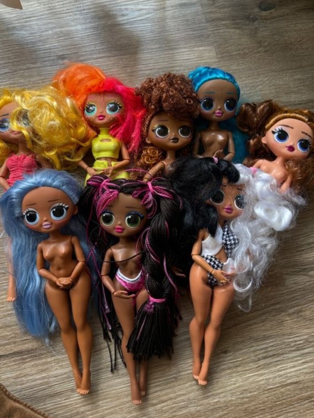 LOL OMG DOLL Lot of 8 beautiful dolls
